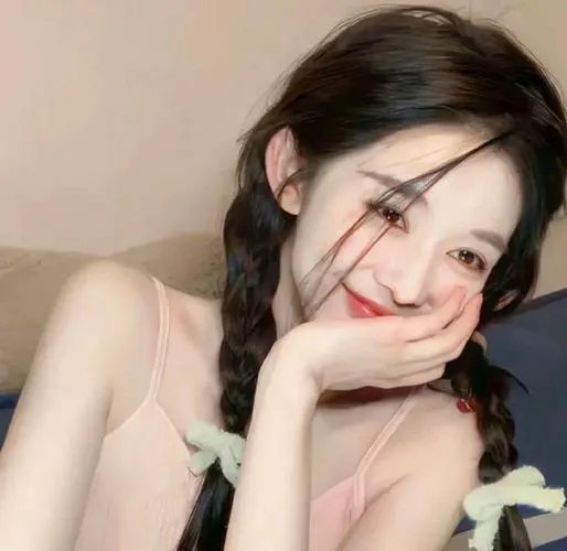 村里来了个直播女神